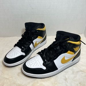 Nike Air Jordan 1 Mid White Pollen Black, Style 554724-177 US Men’s Size 9.5